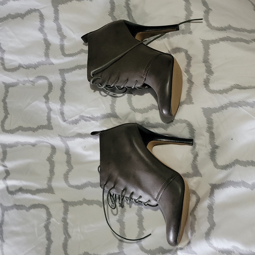 Sole society Julianne Hough Dark gray ankle boots